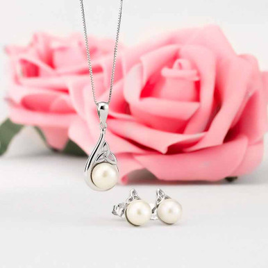 Silver Pearl Irish Trinity Knot Stud Earrings